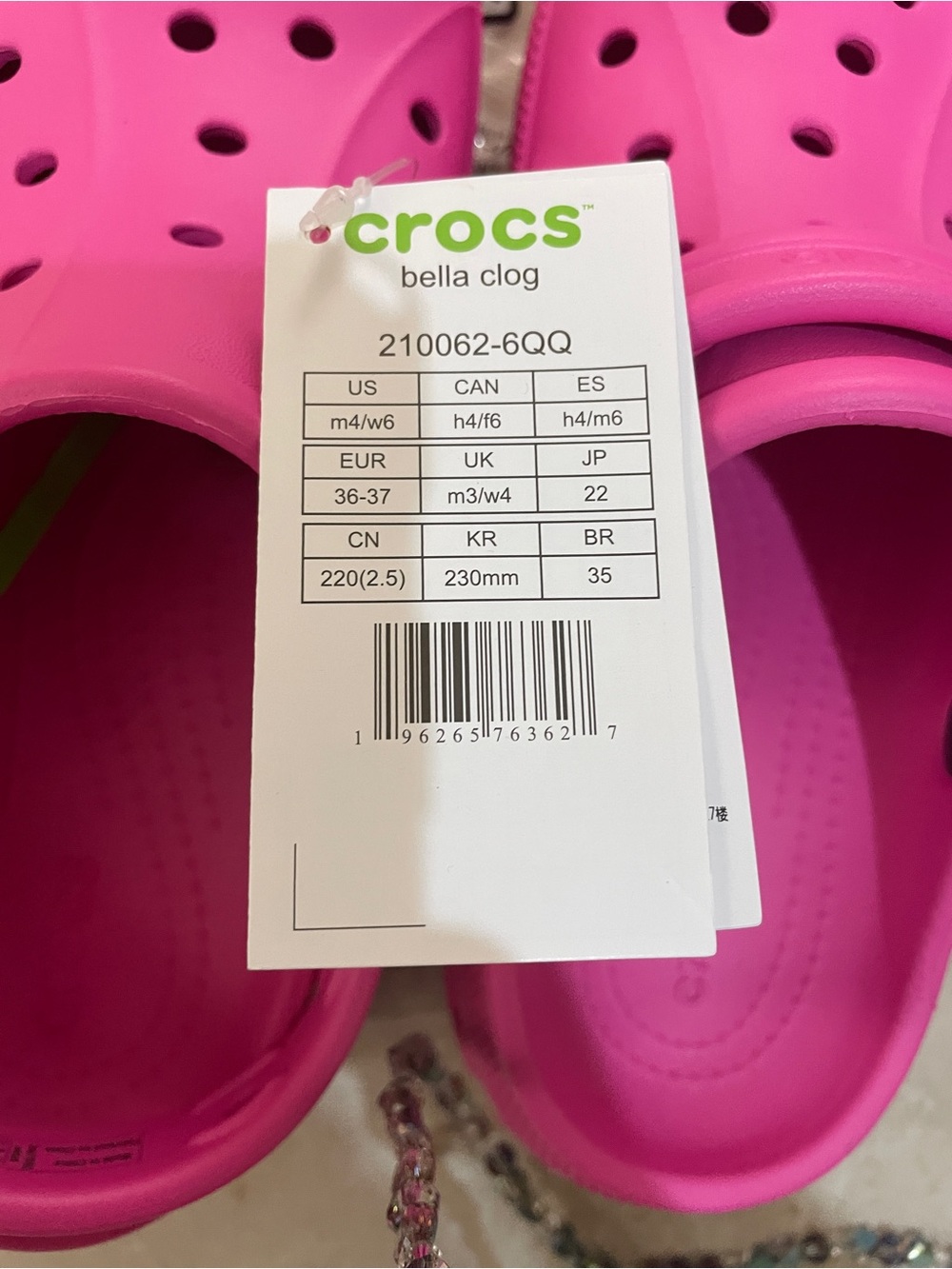 New Crocs Woman Classic Clog - Bright Pink size 6 - Picture 2 of 5